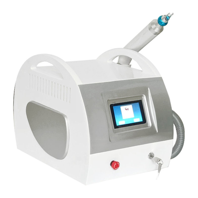 Mini tragbare Tätowierungsmaschine Nd Yag Q Switched Laser für Schönheitssalons