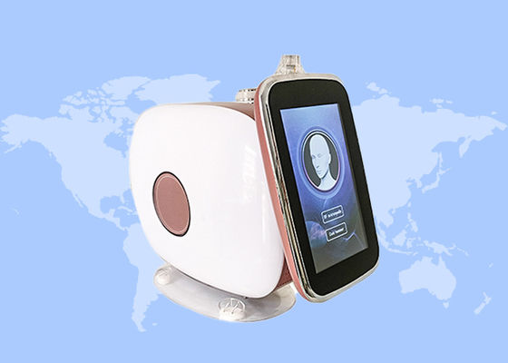 Guter Preis Hammer-Rfs Microneedling 2in1 Microneedle kaltes Gerät für die Haut, die Falten-Abbau festzieht Online